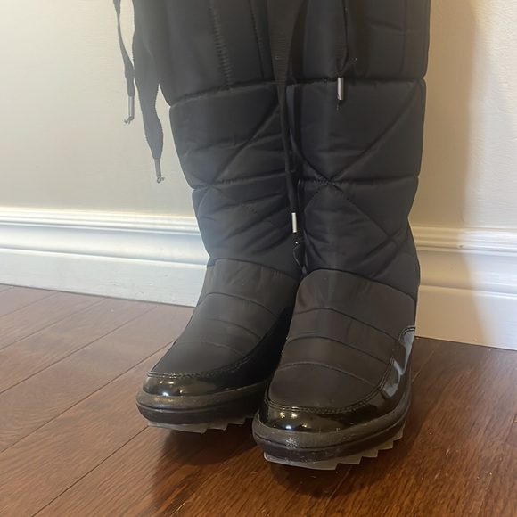 WARM HEELED WATER RESISTANT WINTER BOOTS - Picture 2 of 8